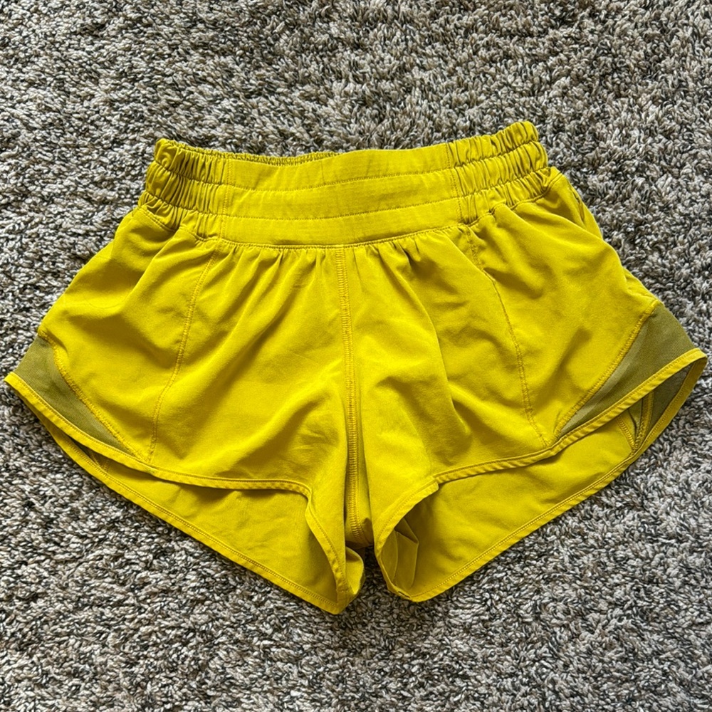 Lululemon hotty hot size 0 2.5”